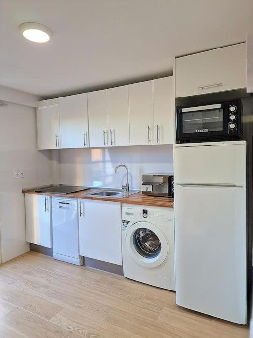 Encantador Duplex Para 6 A 1 Minuto De La Playa Benalmadena Ngoại thất bức ảnh